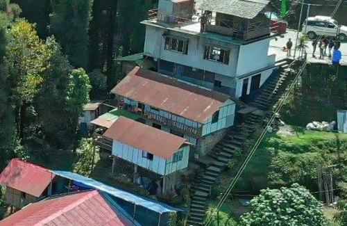 Gangtok House | Elevated Himalayan View Point: Pet and Child Friendly Retreat