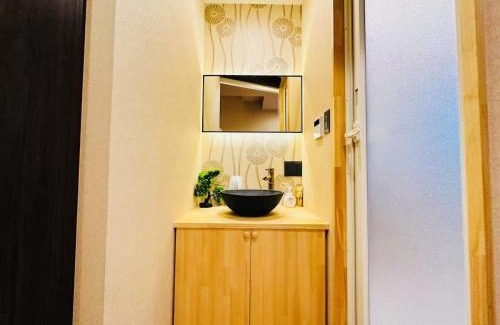 Kujo Villa | himari-駅5分 3ルームトイレ2 和室付き最大10人 家族歓迎 大人数 難波 心斎橋 USJ