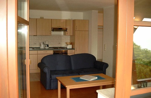 Harbshausen Apartment | Cozy Retreat at HIMME - Farmhouse Büchsenschütz Awaits