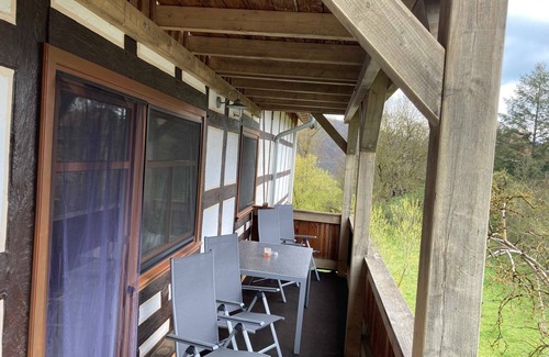 Harbshausen Apartment | Cozy Retreat at HIMME - Farmhouse Büchsenschütz Awaits