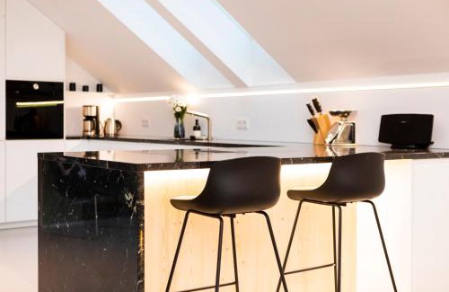 Sankt Lorenz Apartment | Stylish Design Apartment at Mondsee with Ocean Views