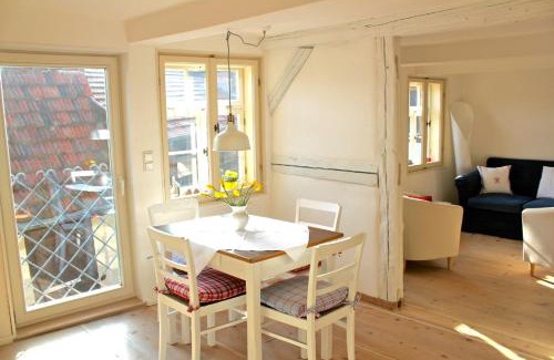 Quedlinburg Apartment | Discover Himmlischer Hof: Historic Gem with Ocean Views