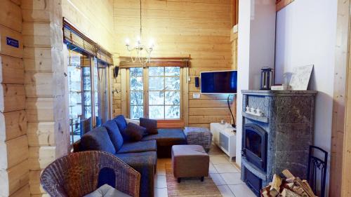 Jamsa House | Himos Huili 2: Ocean View Retreat with Private Beach