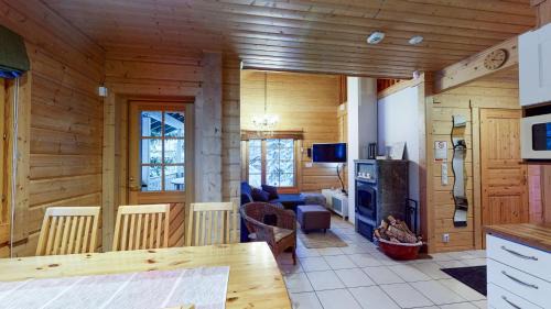 Jamsa House | Himos Huili 2: Ocean View Retreat with Private Beach