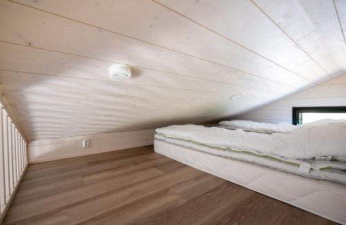 Jamsa House | Inviting Himoskuutio 4: Pet-Friendly with Hot Tub Bliss