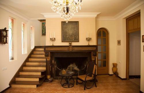 Kentron Hotel | Top-Rated Hin Yerevantsi Hotel with Pool and Breakfast