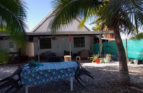Rangiroa House | Relaxing Hinamoe Lodge with Oceanfront Views and Beach Access