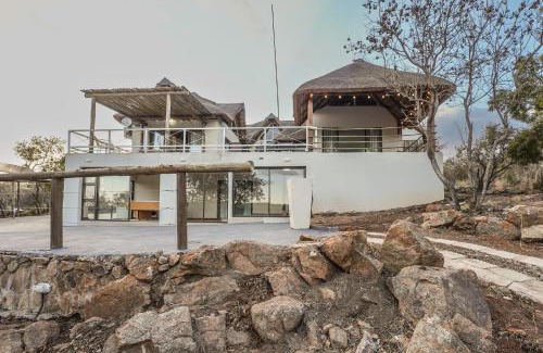 Bela-Bela House | Discover Cyfer Private Game Lodge, Mabalingwe - 9/10 Rated!