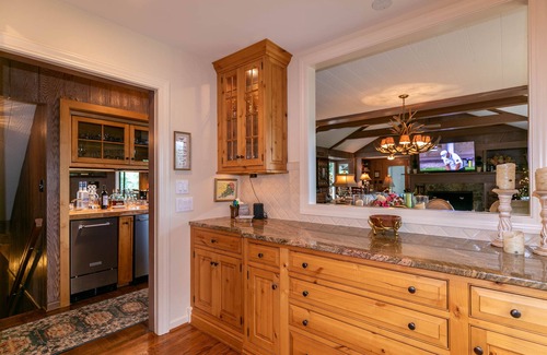 Boone House | Discover Hinesight at Hound Ears: Pet-Friendly Getaway