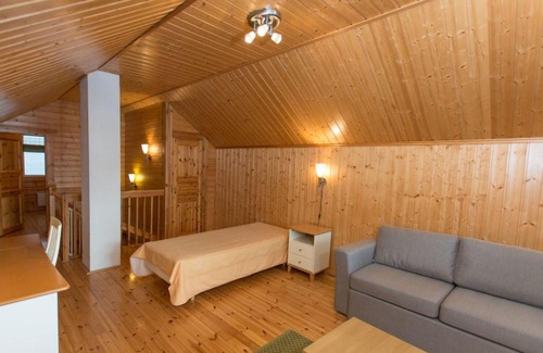 Konnevesi Ski Chalet | Relax at Hinkkalan Lomamökit with Ocean View & Hot Tub