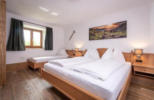 Saalfelden am Steinernen Meer House | Hinterburghof: Top-Rated Oceanfront Family Retreat