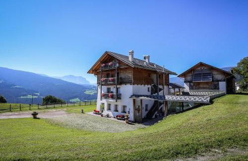Chiusa Apartment | Guest Rated Hintnerhof: Family-Friendly Retreat Awaits