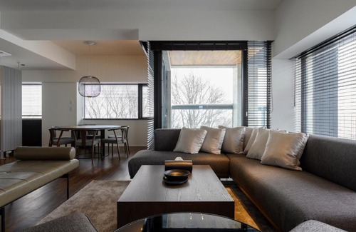 Hirafu Apartment | Elegant Hinzan 401A Penthouse with Family-Friendly Amenities
