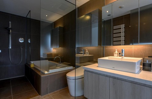 Hirafu Apartment | Elegant Hinzan 401A Penthouse with Family-Friendly Amenities
