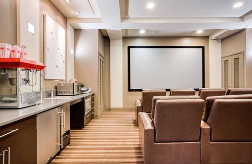 Cupertino Apartment | Hip Cupertino 2BR w/Cinema, Gym & A/C, nr Restaurants, by Blueground