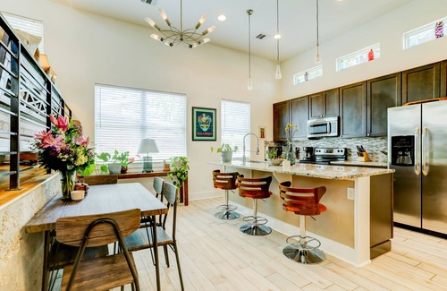 Chestnut House | Trendy East Austin Retreat with Hot Tub & Pet Friendly Stay