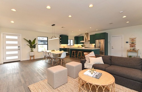 Riverside House | Hip Haven: Enjoy a Huge Pool 1 Mi from SoCo & Downtown