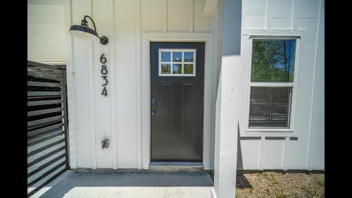 Foster Place House | Hip in Houston