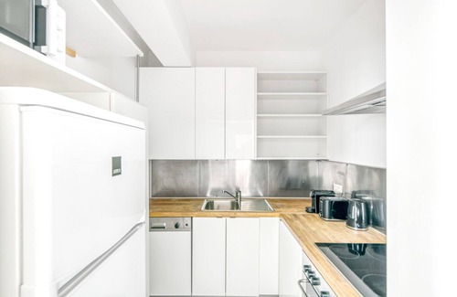 Matzleinsdorf Apartment | Modern 2BR Apartment with Elevator near Matzleinsdorferplatz