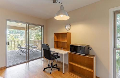 Sharon Heights Apartment | Modern 3BR Menlo Park Retreat with Pool and Patio