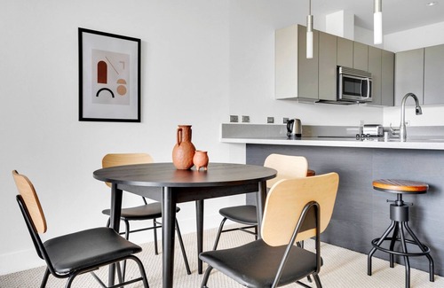 The Villas Apartment | Modern 1BR in Santana Row with Pool & Gym, Near Google