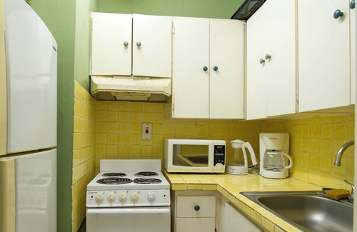 Montego Bay Apartment | Hip Strip Beach Studio@ Montego Bay Club