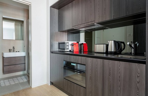 Sihlfeld Apartment | Stylish Wiedikon 1.5 Room with Kitchen & W/D, Near Market