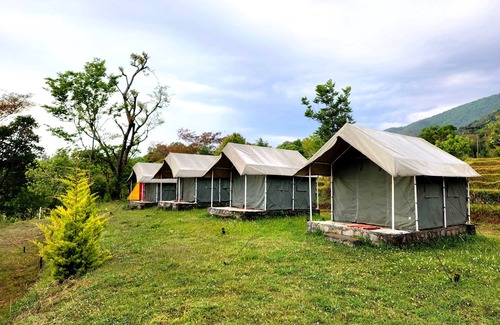 Gunehr RV Rental | Discover Hipostel Bir - A Cozy Stay with Café Delights