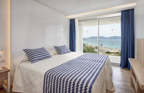 Sant Llorenc des Cardassar Hotel | Elegant Stay at Hipotels Bahia Cala Millor - Adults Only