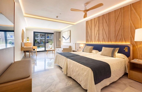 Chiclana de la Frontera Hotel | Elegant Hipotels Barrosa Palace & SPA with Ocean View