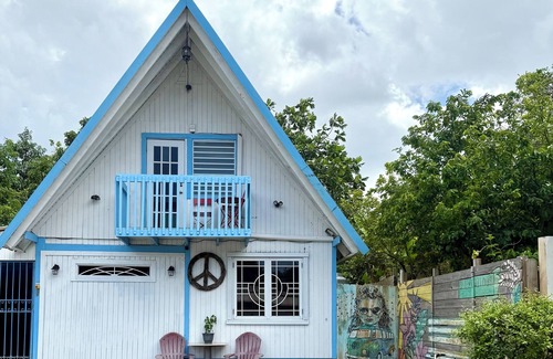 Campamento Pinones House | Unique Hippie Chalet Piñones with Oceanfront Amenities