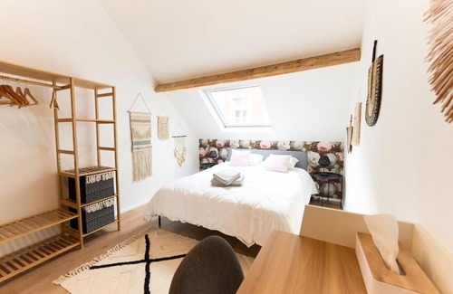 Mons Apartment | Trendy Hippie Chic Retreat - 4-Star Family-Friendly Escape