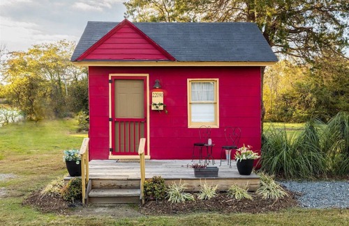 Cape Charles House | Hippie Hideaway - Tiny House with Ocean View & Fire Pit