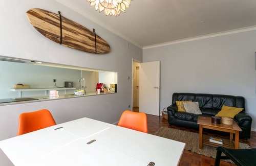 Lordelo do Ouro e Massarelos Apartment | Trendy River Retreat: Pet-Friendly with Family Amenities