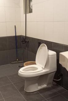 PECHS House | Hira Guest House: Family-Friendly Stay with Dining Options