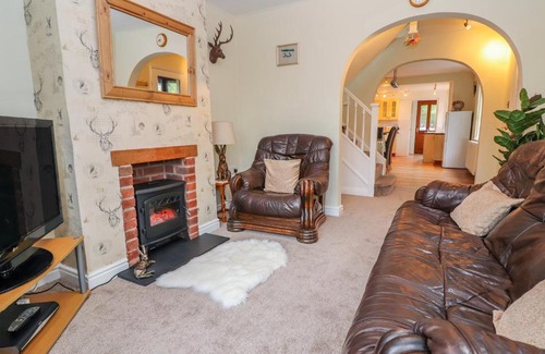 Henllan House | Pet-Friendly Hiraethog: 4-Star Retreat with Great Reviews