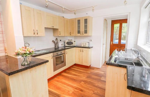 Henllan House | Pet-Friendly Hiraethog: 4-Star Retreat with Great Reviews