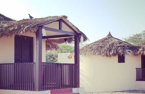 Mandvi Hotel | Hiriz Seabreeze Resort