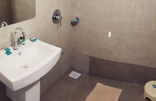 Mandvi Hotel | Hiriz Seabreeze Resort
