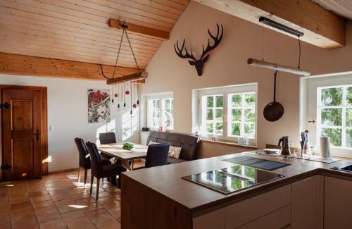 Hoechenschwand Apartment | Family-Friendly Retreat at Hirsch-Lounge with High Ratings