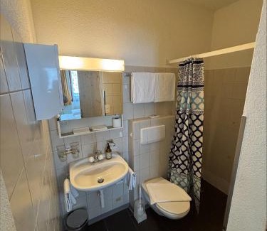 Wildhaus Hotel | Charming Hirschen Guesthouse - Village Hotel with Hot Tub
