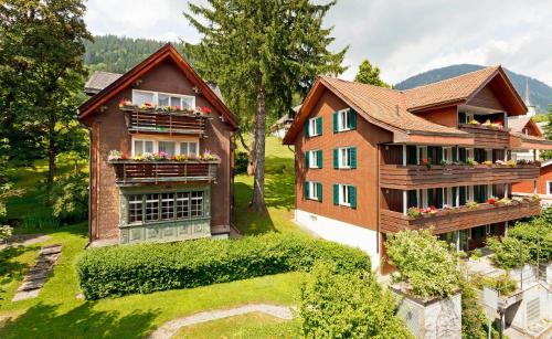 Wildhaus Hotel | Charming Hirschen Guesthouse - Village Hotel with Hot Tub