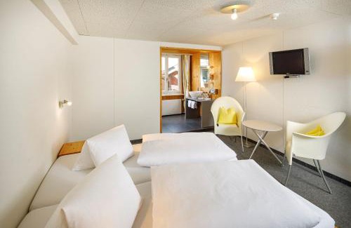 Wildhaus Hotel | Charming Hirschen Guesthouse - Village Hotel with Hot Tub
