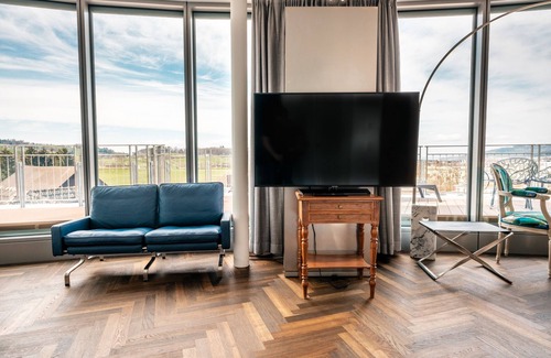 Oberkirch Hotel | Discover Hirschen Oberkirch: Family-Friendly Retreat with Dining