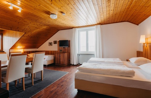 Eichstaett Hotel | Discover Hirschenwirt: Highly Rated with Spa & Dining