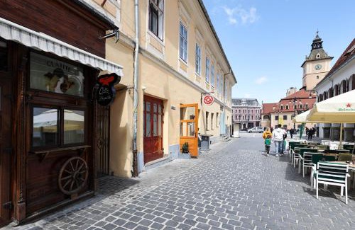 Brasov City Centre Apartment | Guest Rated: Hirscher Apartments - Family-Friendly Retreat
