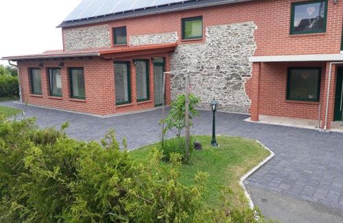 Liebengrun Apartment | Enjoy Hirt's Brau-& Gasthof with Pool and Family-Friendly Perks