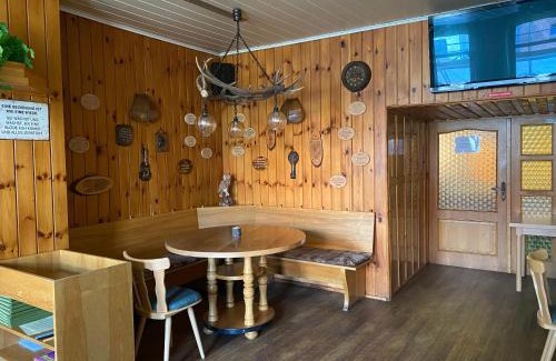 Liebengrun Apartment | Enjoy Hirt's Brau-& Gasthof with Pool and Family-Friendly Perks