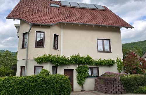 Lindewerra Apartment | Family-Friendly Retreat at Hirtenrasen 52A - Rated 9.1/10