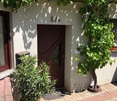 Lindewerra Apartment | Family-Friendly Retreat at Hirtenrasen 52A - Rated 9.1/10